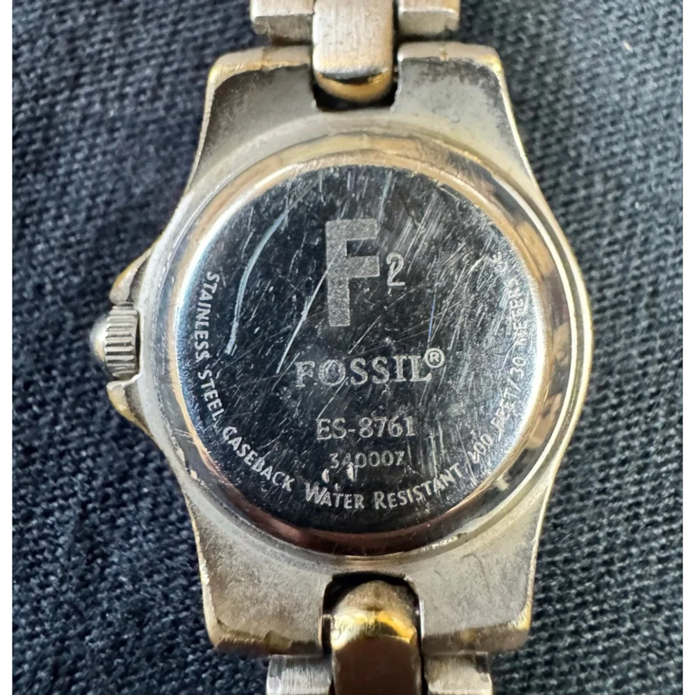 Vintage - F2 Fossil women's two-tone wrist watch with a mother-of-pearl face